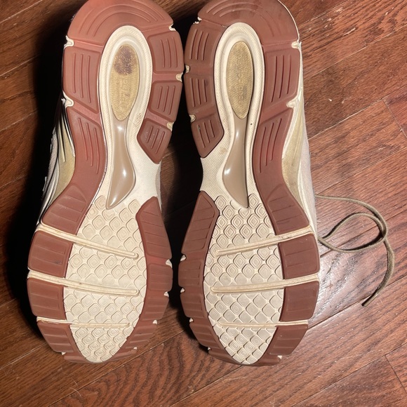 New Balance 990V4 TAN LINSEED - Picture 3 of 5